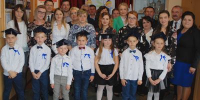 Pierwszoklasiści od poloneza