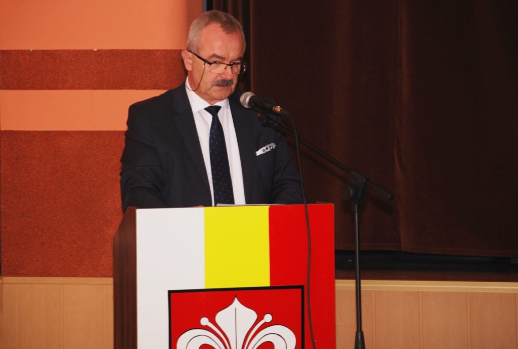 Burmistrz Henryk Zieliński przypomniał zasady wspierania przez gminę powiatowych inwestycji.