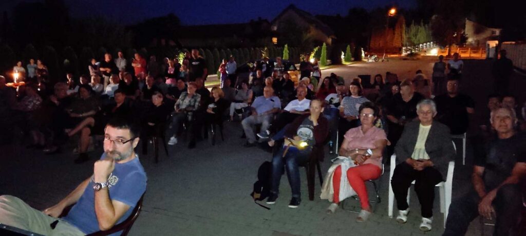 Wieczorny seans w „Letnim kinie na św. Rocha”
