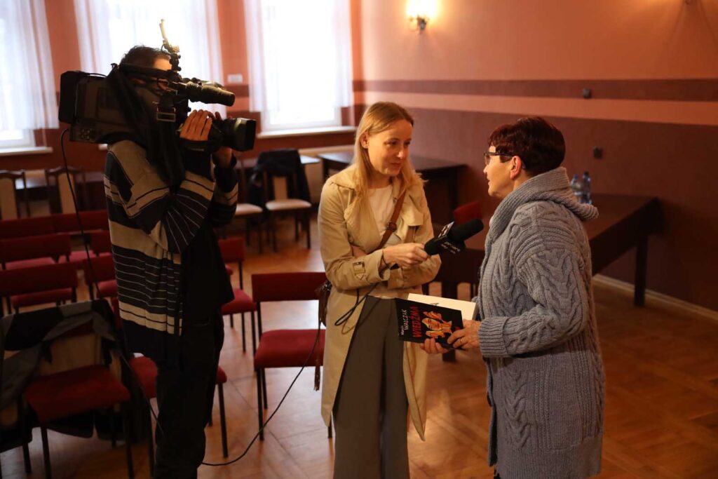 W piątek 19.05.2023 r. w MGOK mieliśmy przyjemność uczestniczyc w spotkaniu autorskim z Marcinem Walczakiem