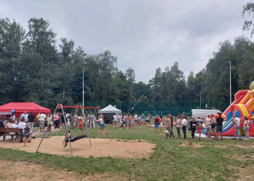 Mieszkańcy Kaliszkowic Ołobockich świętowali w minioną niedzielę zebrane w tym roku plony podczas festynu rodzinnego.