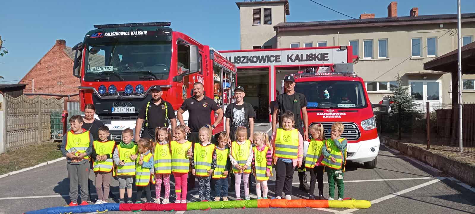  28 września 2023 przedszkolacy wybrali się na wycieczkę do Straży Pożarnej w Kaliszkowicach Kaliskich