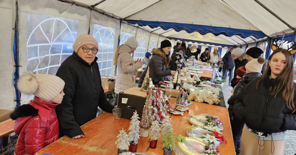 świąteczny jarmark w Mikstacie