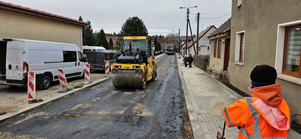 Jeszcze przed świętami ulice Odolanowska i Ogrodowa będą miały nowe nawierzchnie asfaltowe.