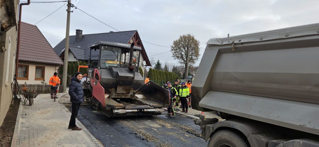 Jeszcze przed świętami ulice Odolanowska i Ogrodowa będą miały nowe nawierzchnie asfaltowe.