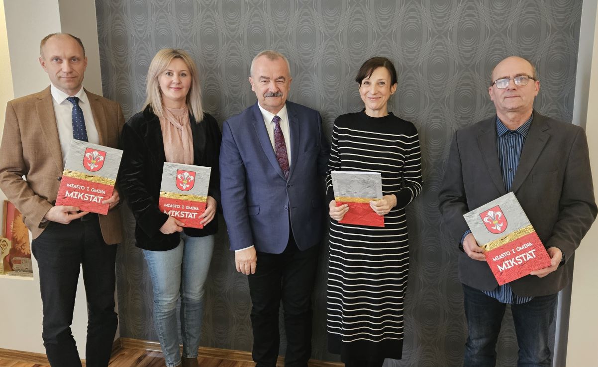 Na zdjęciu od prawej: Bogusław Janiak, Jolanta Krystek, Henryk Zieliński, Donata Kołodziej i Tomasz Maciejewski. 