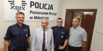 Od lewej: podkom. Mariusz Tomczak, burmistrz Henryk Zieliński, mł. asp. Mariusz Przybył i przewodniczący Tomasz Maciejewski.