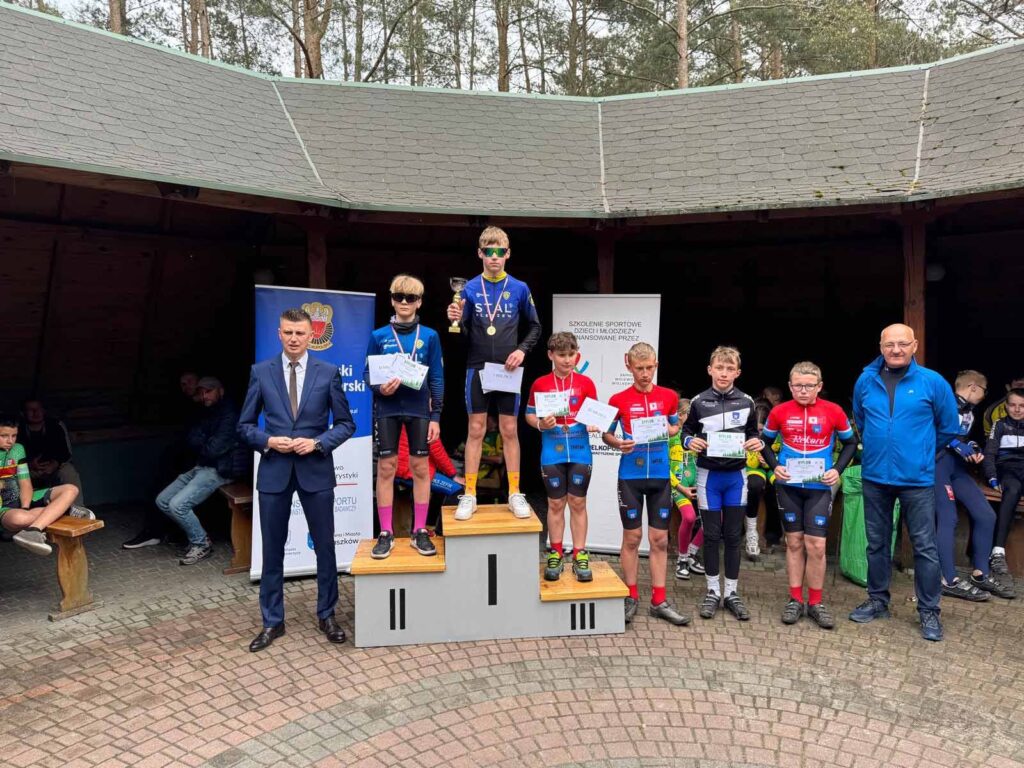 Uczniowie z Biskupic Zabarycznych błyszczą w wojewódzkich mistrzostwach Wielkopolski SP MTB