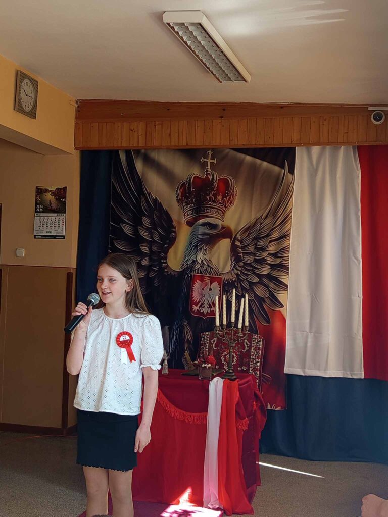 Święto Konstytucji 3 Maja w Szkole Podstawowej w Biskupicach Zabarycznych