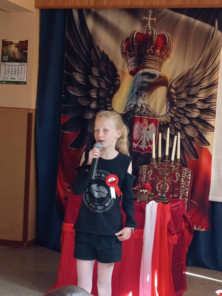 Święto Konstytucji 3 Maja w Szkole Podstawowej w Biskupicach Zabarycznych