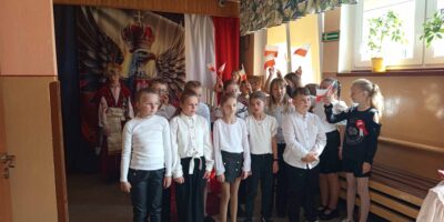 Święto Konstytucji 3 Maja w Szkole Podstawowej w Biskupicach Zabarycznych