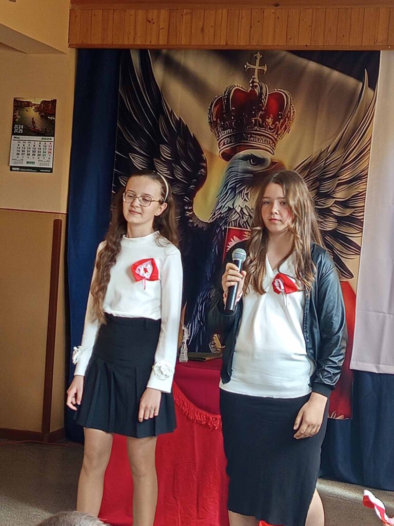 Święto Konstytucji 3 Maja w Szkole Podstawowej w Biskupicach Zabarycznych