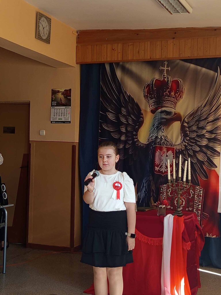 Święto Konstytucji 3 Maja w Szkole Podstawowej w Biskupicach Zabarycznych