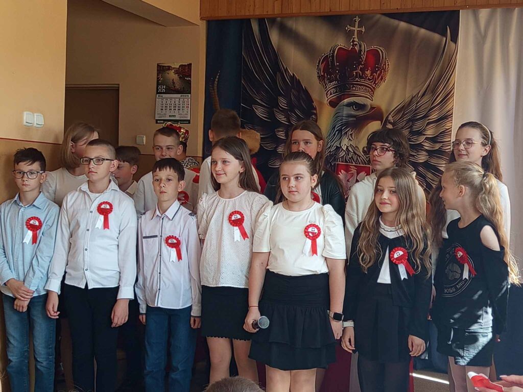 Święto Konstytucji 3 Maja w Szkole Podstawowej w Biskupicach Zabarycznych