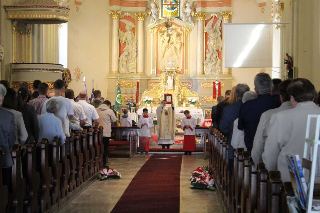Mieszkańcy Mikstatu uczcili 3 Maja – w duchu wiary i patriotyzmu