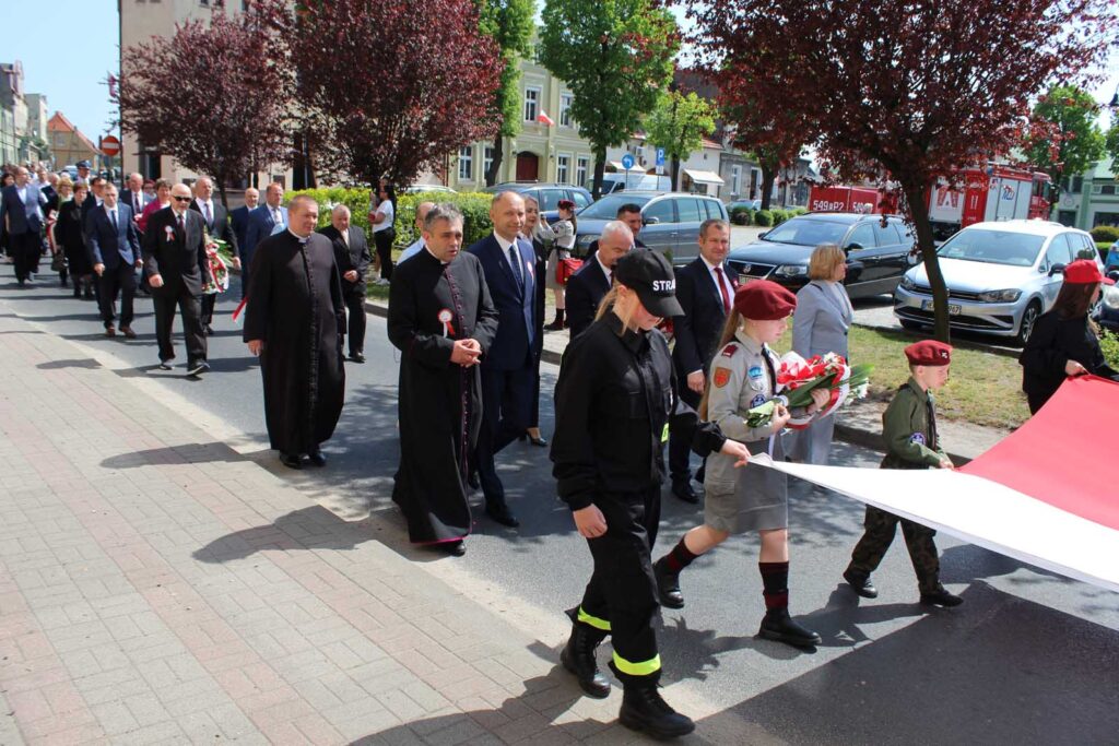 Mieszkańcy Mikstatu uczcili 3 Maja – w duchu wiary i patriotyzmu