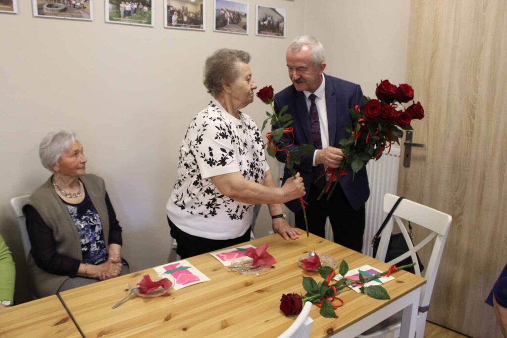 Dzień Matki w Klubie Senior+ w Mikstacie
