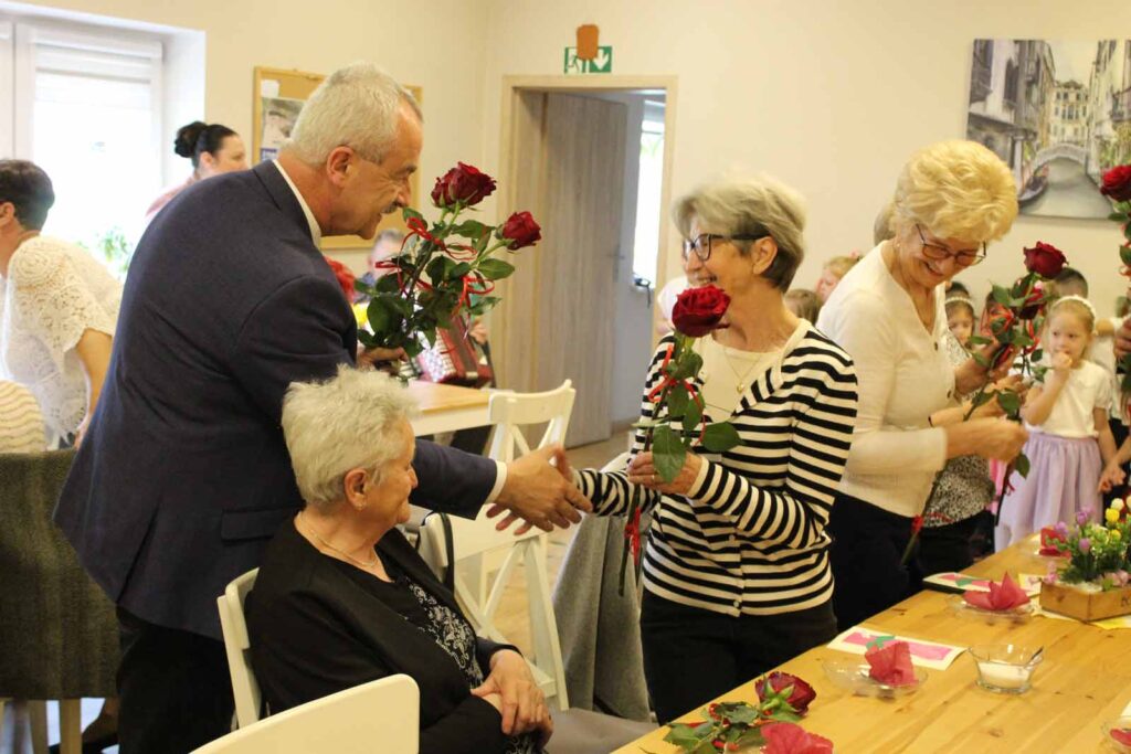 Dzień Matki w Klubie Senior+ w Mikstacie