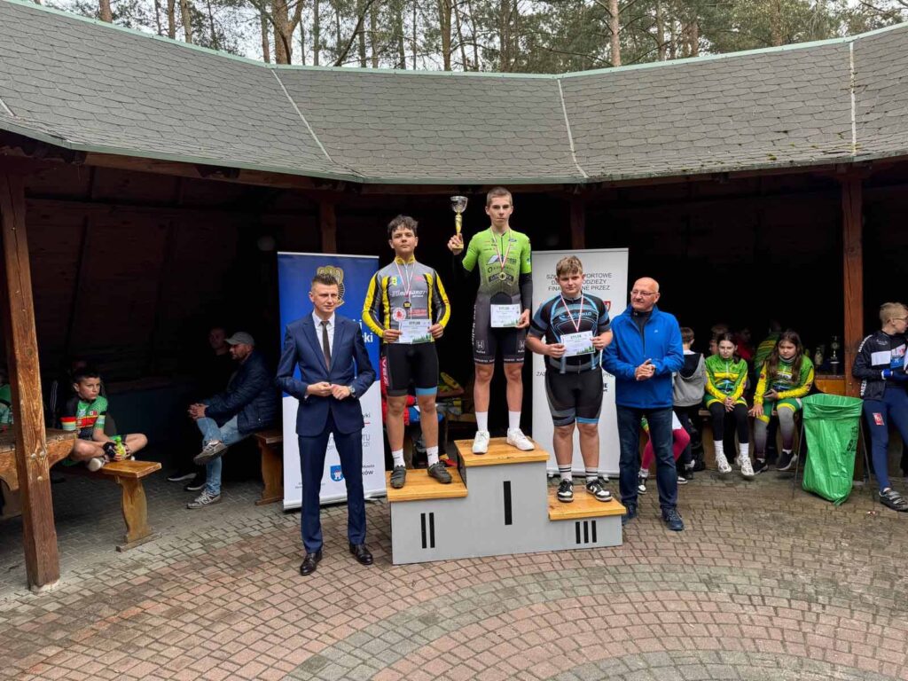 Uczniowie z Biskupic Zabarycznych błyszczą w wojewódzkich mistrzostwach Wielkopolski SP MTB