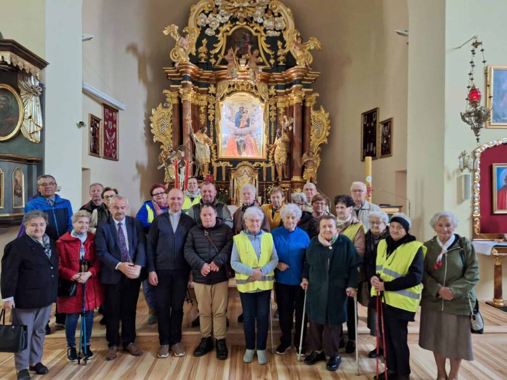 Celem wyprawy był zabytkowy Kościół Narodzenia Najświętszej Maryi Panny w Kotłowie