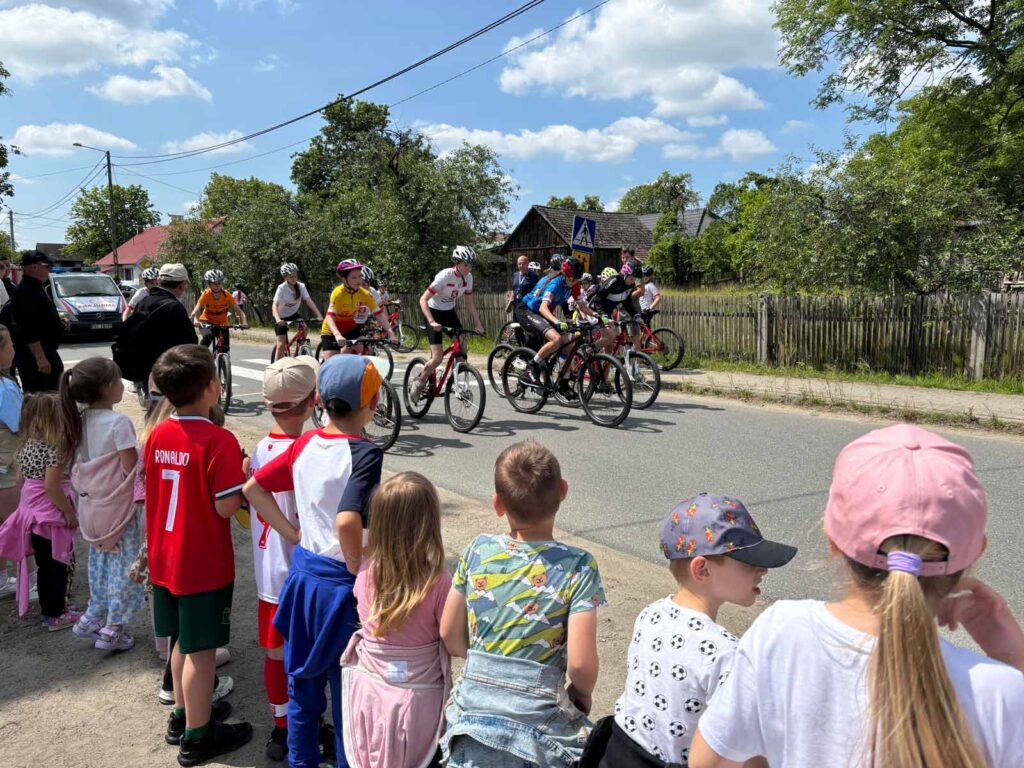 Kolejne sukcesy młodych kolarzy ze Szkoły Podstawowej z Biskupic Zabarycznych