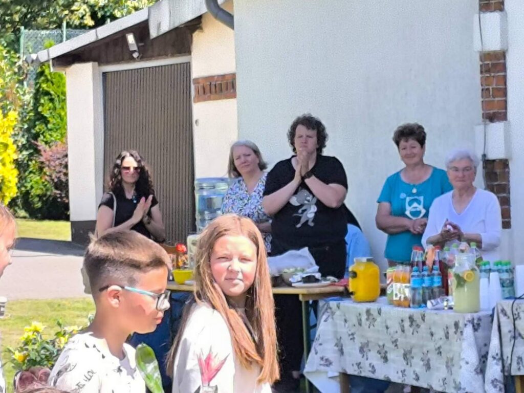 W sobotę, 14 czerwca 2025 roku, u Sióstr Franciszkanek Rodziny Maryi w Mikstacie odbył się radosny Dzień Rodziny