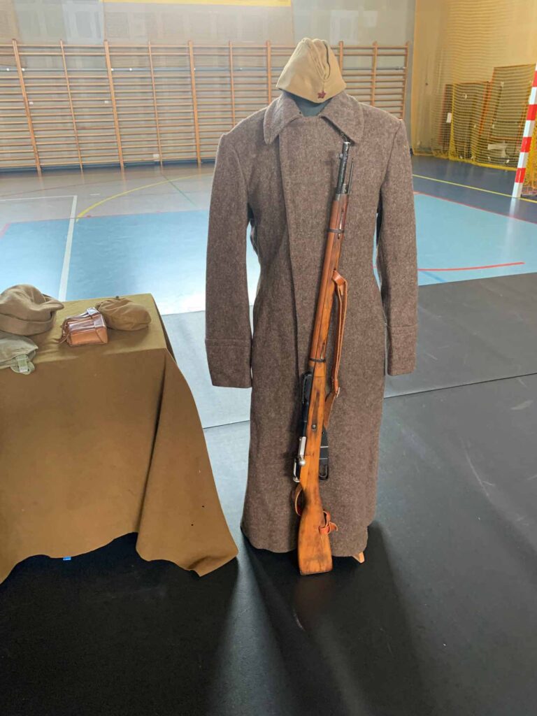 19 września 2025 r. , na zaproszenie Biblioteki Publicznej, w szkole podstawowej ponownie gościł Maciej Elantkowski, popularyzator historii, regionalista.