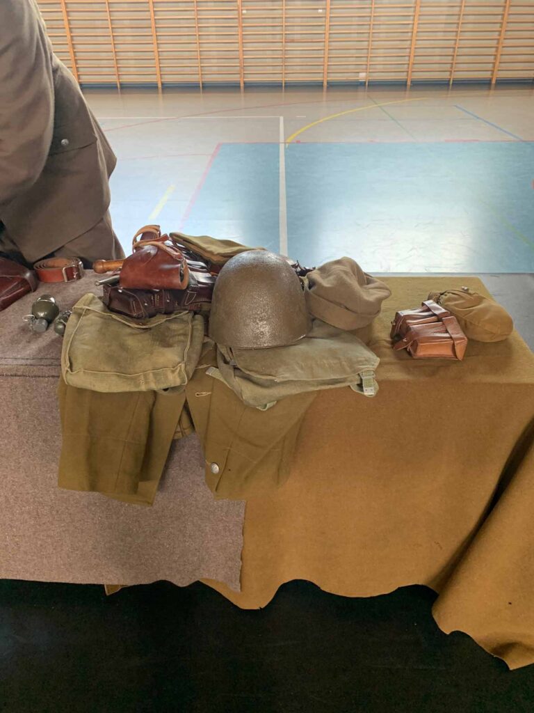 19 września 2025 r. , na zaproszenie Biblioteki Publicznej, w szkole podstawowej ponownie gościł Maciej Elantkowski, popularyzator historii, regionalista.