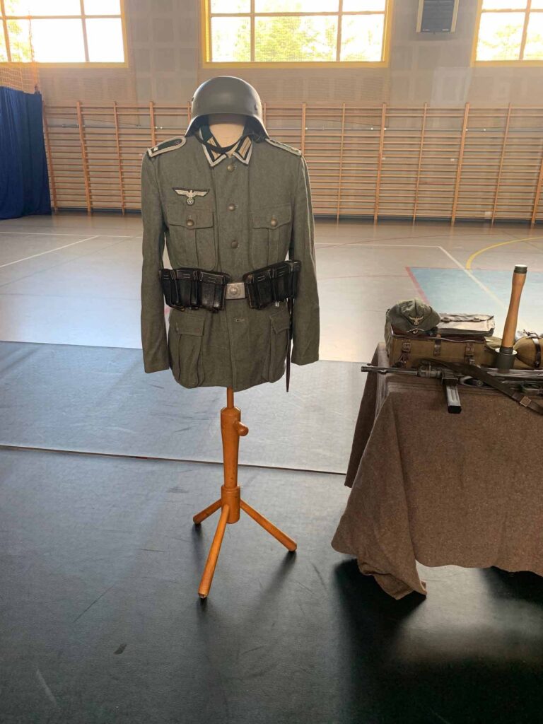 19 września 2025 r. , na zaproszenie Biblioteki Publicznej, w szkole podstawowej ponownie gościł Maciej Elantkowski, popularyzator historii, regionalista.