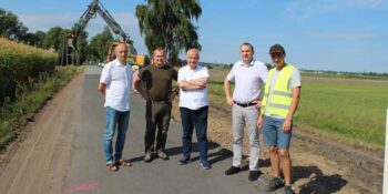 W Gminie Mikstat na odcinku Kotłów – Kaliszkowice Ołobockie trwa remont drogi powiatowej