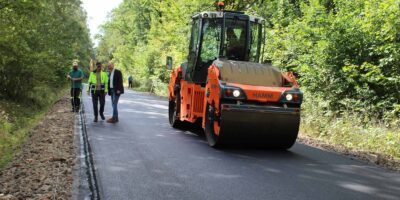 Gmina Mikstat we współpracy z Powiatem Ostrzeszowskim realizuje istotną inwestycję – przebudowę drogi w Przedborowie.