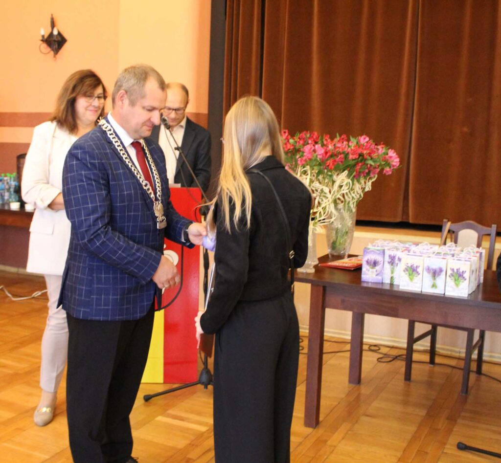 Mikstat. Mistrzowie sportu wyróżnieni.