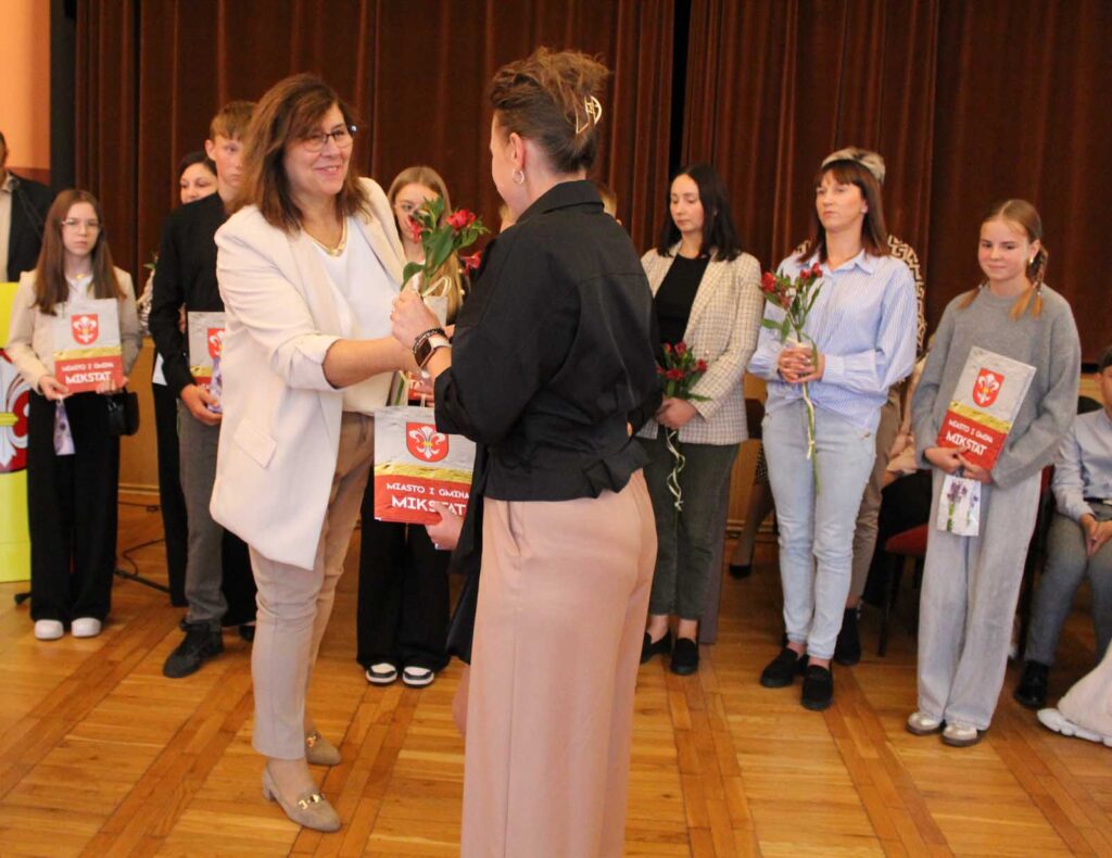 Mikstat. Mistrzowie sportu wyróżnieni.