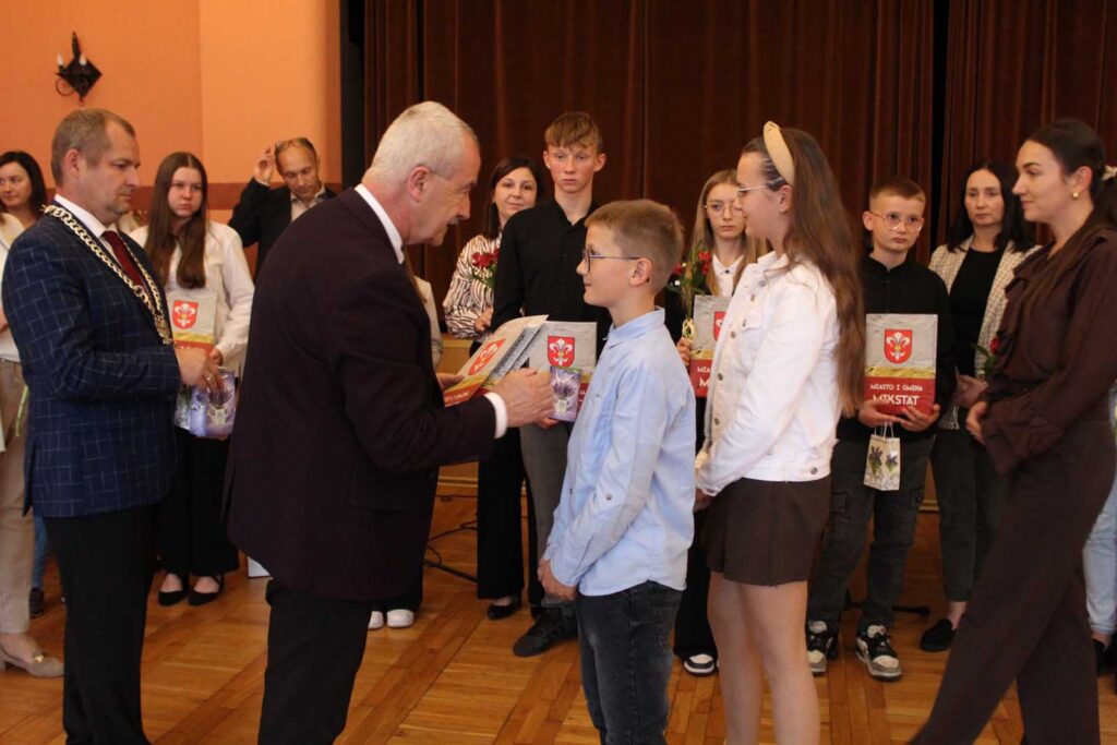 Mikstat. Mistrzowie sportu wyróżnieni.