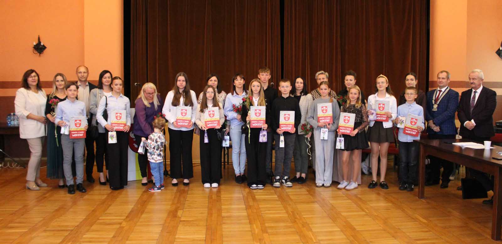 Mikstat. Mistrzowie sportu wyróżnieni.