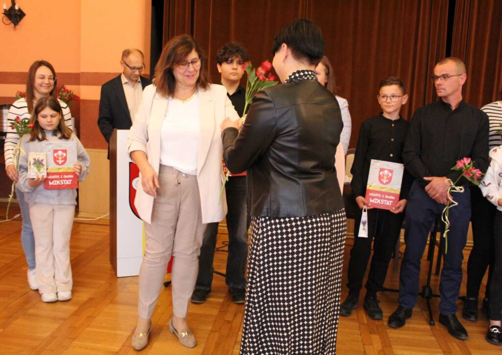 Mikstat. Mistrzowie sportu wyróżnieni.