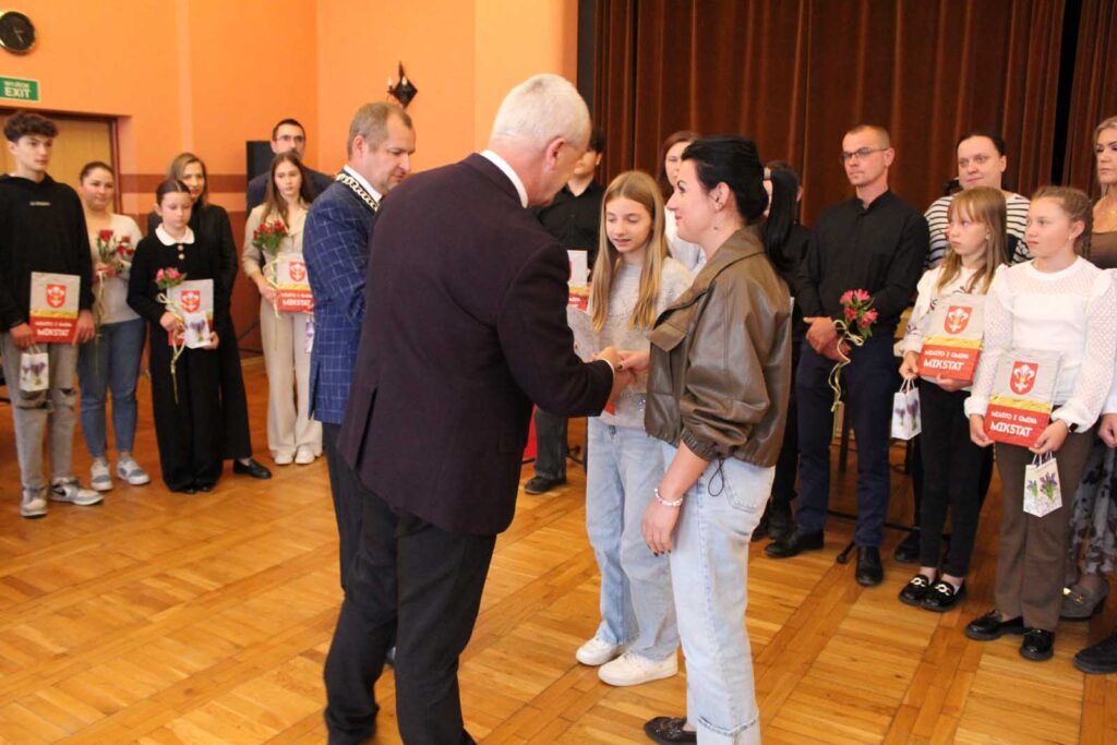 Mikstat. Mistrzowie sportu wyróżnieni.