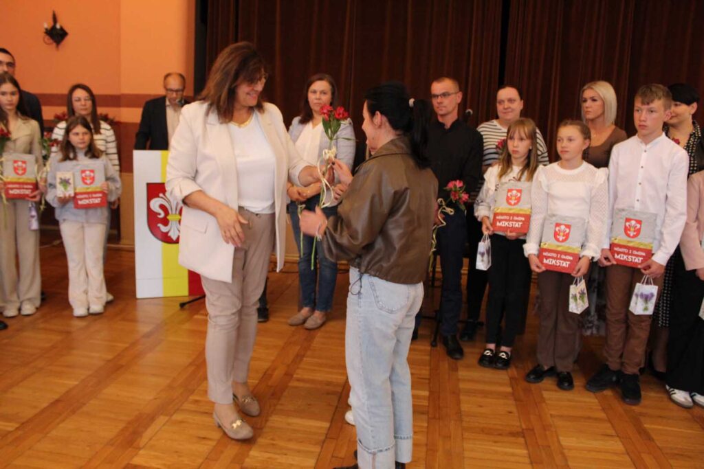 Mikstat. Mistrzowie sportu wyróżnieni.