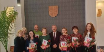 Z okazji Dnia Nauczyciela w Urzędzie Miasta i Gminy Mikstat odbyło się spotkanie z udziałem dyrektorów szkół i przedszkola z naszej gminy.