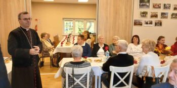 Biskup w Klubie Senior +