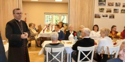 Biskup w Klubie Senior +