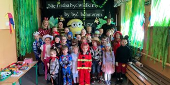 Dzień Postaci z Bajek w Szkole Podstawowej w Biskupicach Zabarycznych