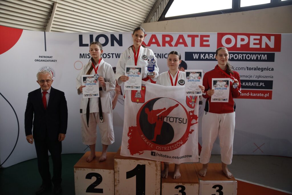 W sobotę, 8 listopada, sześcioro zawodników UKS Hitotsu Ostrzeszów (w tym dwie mikstaczanki) wzięło udział w XXXIV Mistrzostwach Ziemi Legnickiej w Karate "Lion Karate Open" 