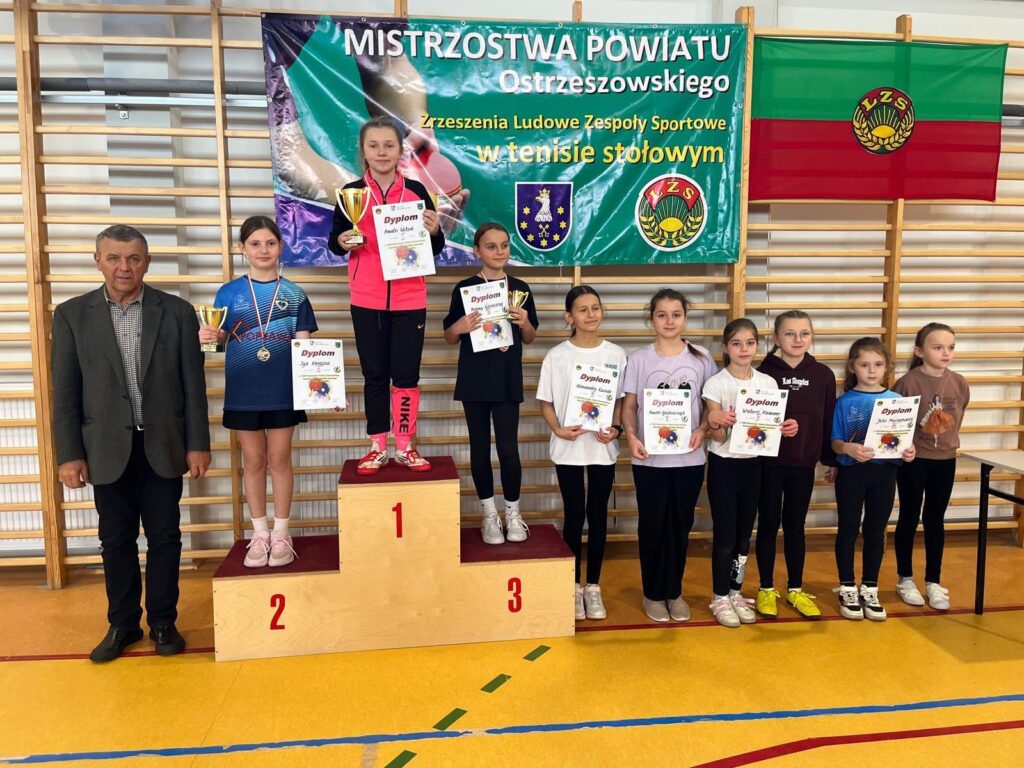 Tenisowe triumfy uczniów SP Biskupice Zabaryczne na mistrzostwach powiatu!