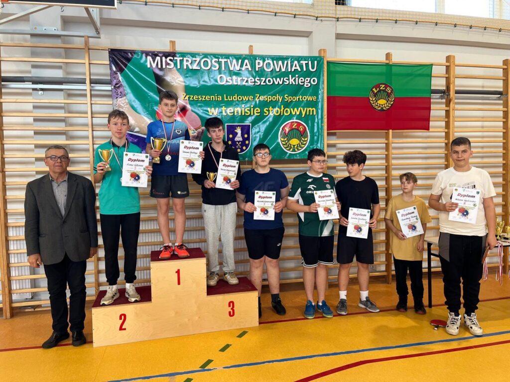 Tenisowe triumfy uczniów SP Biskupice Zabaryczne na mistrzostwach powiatu!