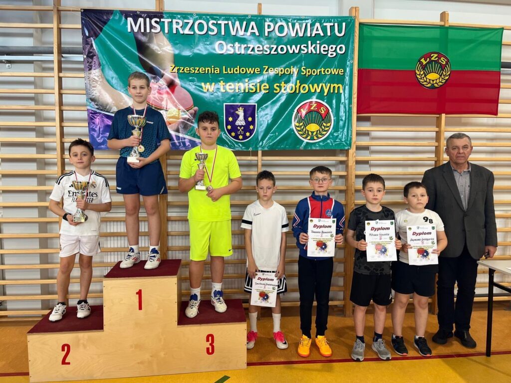 Tenisowe triumfy uczniów SP Biskupice Zabaryczne na mistrzostwach powiatu!