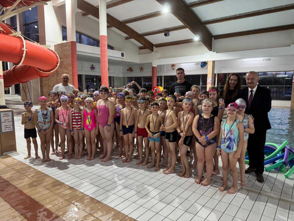 Udział uczniów szkół podstawowych z Miasta i Gminy Mikstat w programie „ABC Pływania”
