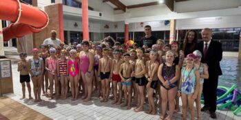 Udział uczniów szkół podstawowych z Miasta i Gminy Mikstat w programie „ABC Pływania”