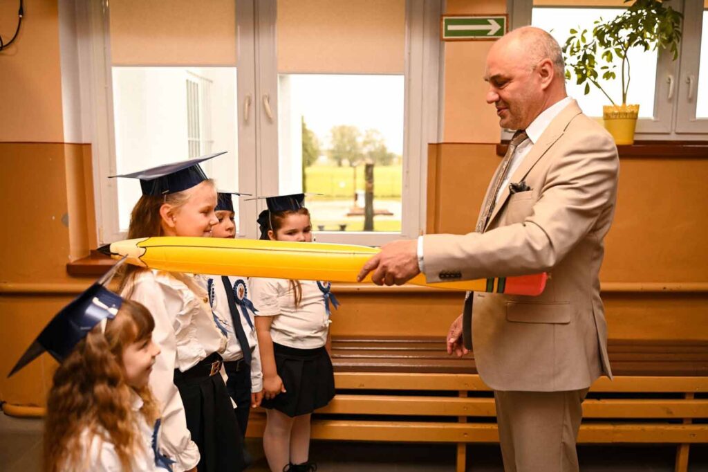 Uroczyste Pasowanie na Ucznia w Szkole Podstawowej w Biskupicach Zabarycznych