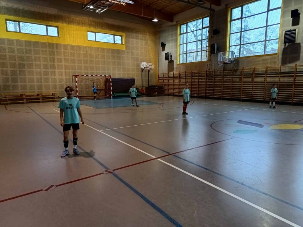 Gminny Turniej Piłki Nożnej Halowej o Puchar Dyrektora SP w Mikstacie